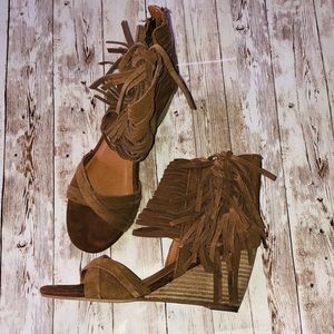 🔴 SOLD Yellow Box size 5.5 shoe